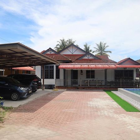 D'Bali Homestay - Private Swimming Pool, Netflix, Internet Wifi ,Cuckoo, Internet Wifi , Dryer, Washing Machine, Aircond Setiap Bilik & Ruang Tamu 巴西富地 外观 照片