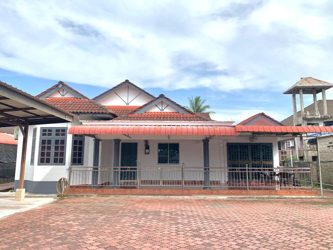 D'Bali Homestay - Private Swimming Pool, Netflix, Internet Wifi ,Cuckoo, Internet Wifi , Dryer, Washing Machine, Aircond Setiap Bilik & Ruang Tamu 巴西富地 外观 照片